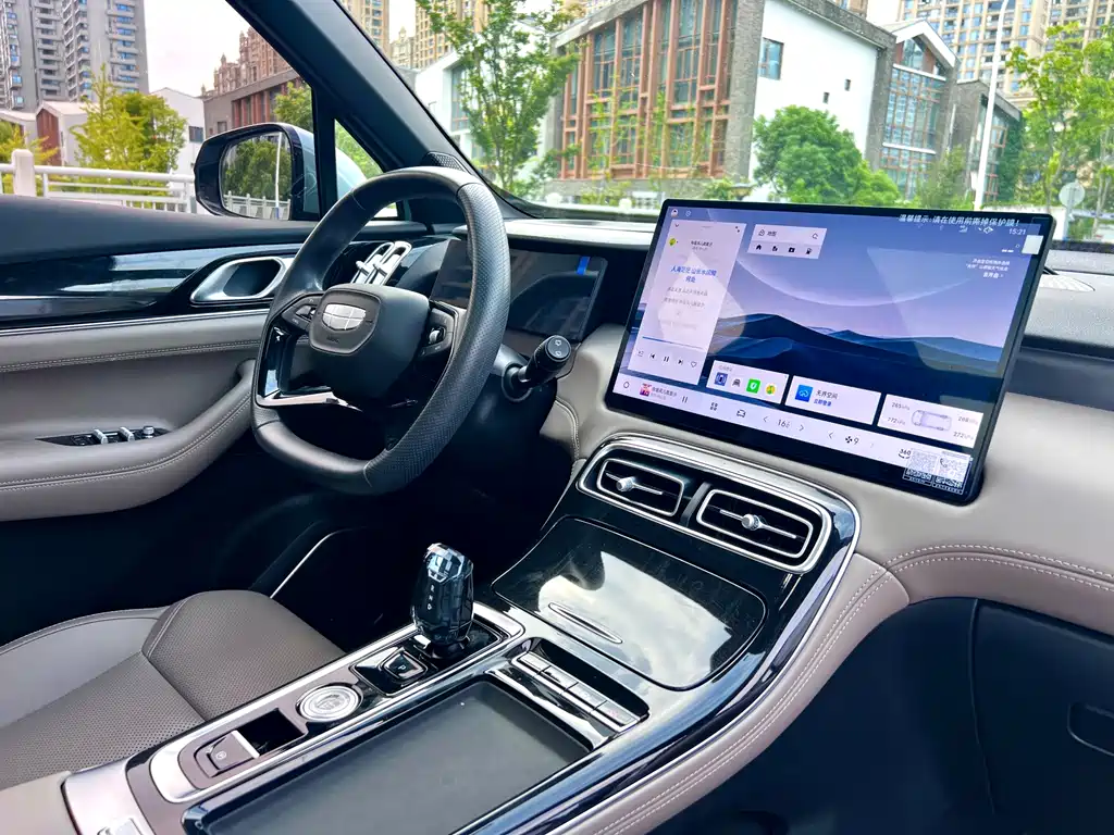 Geely Boyue L — миниатюра 15