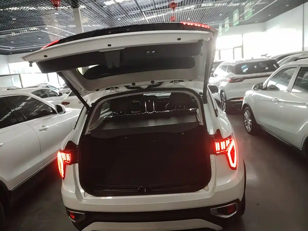 Lynk & Co 01 — миниатюра 19