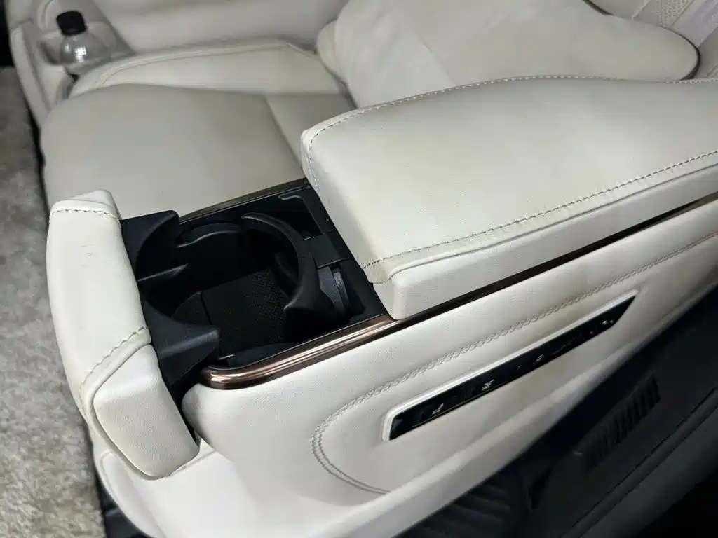 Lexus LM — миниатюра 20