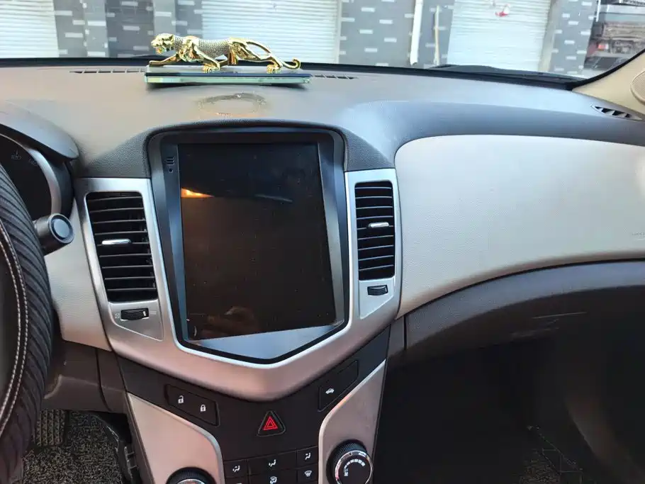 Chevrolet Cruze — миниатюра 13
