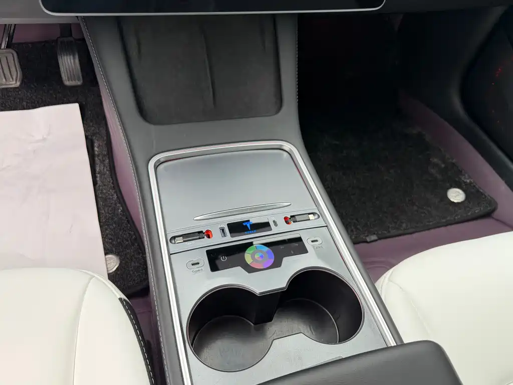 Tesla Model 3 — миниатюра 12