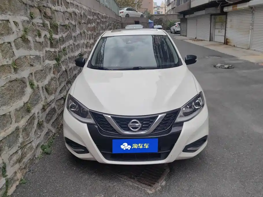 Nissan Tiida — миниатюра 2