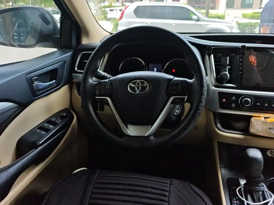 Toyota Highlander — миниатюра 15