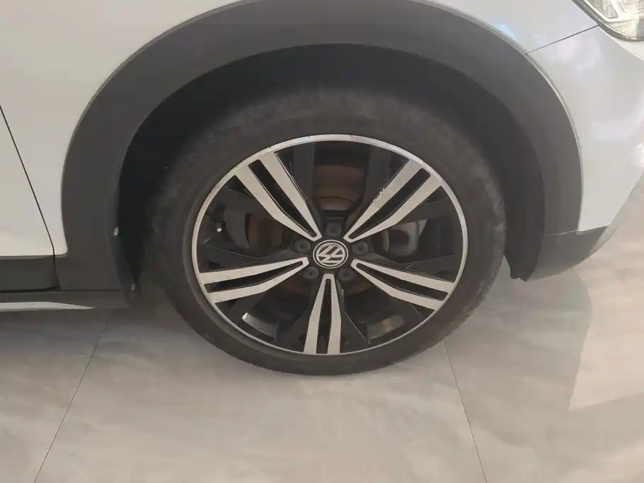 Volkswagen Touran — миниатюра 6