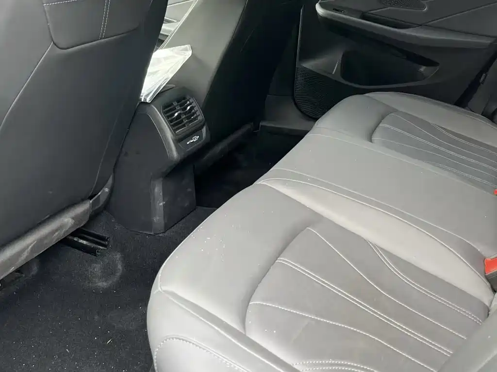 Volkswagen Lamando 2026 L 300TSI
