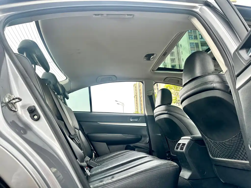 Subaru Legacy 2.0i Luxury Edition, фото 25