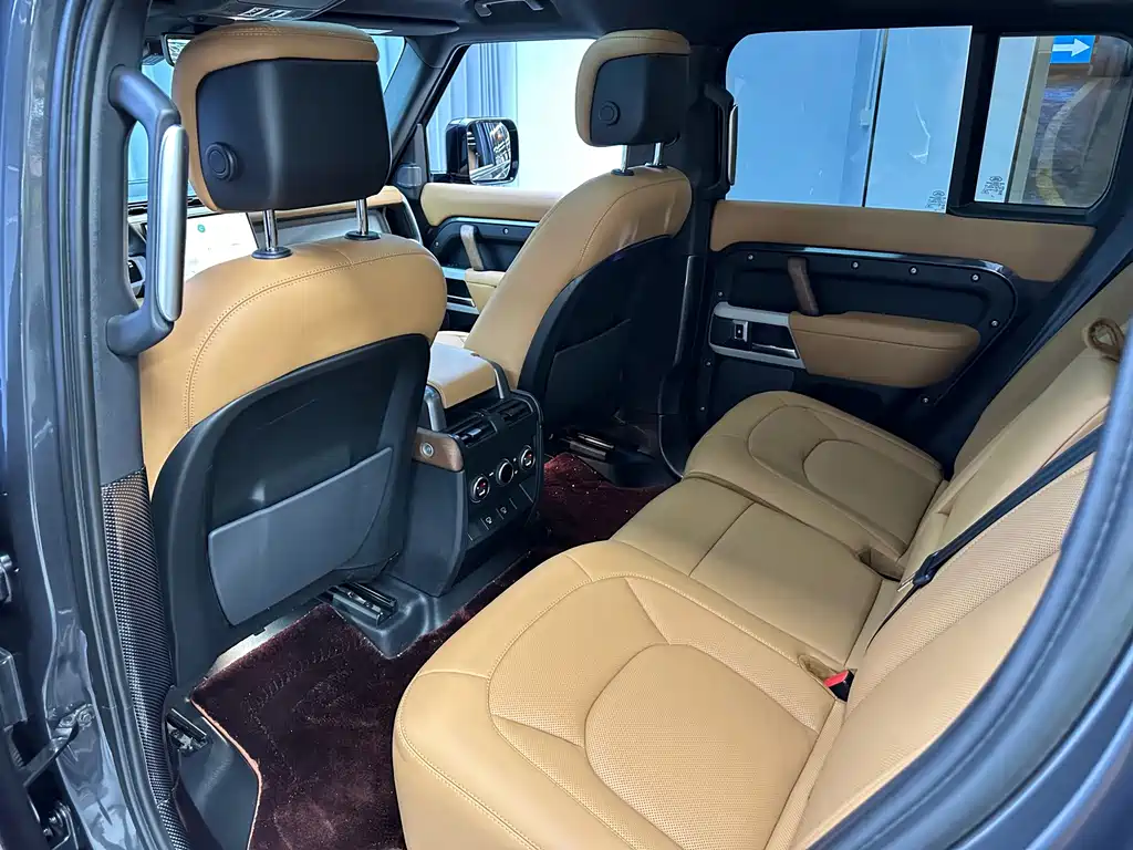 Land Rover Defender — миниатюра 10