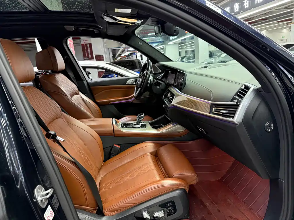 BMW X7 — миниатюра 22