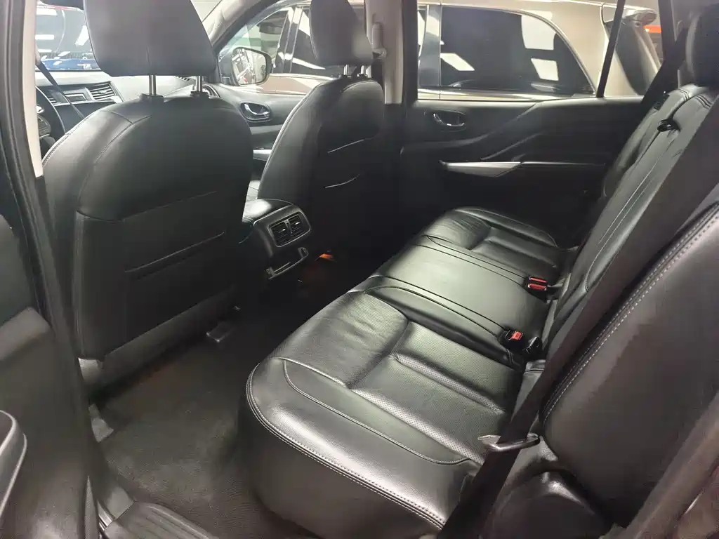 Nissan Terra — миниатюра 6