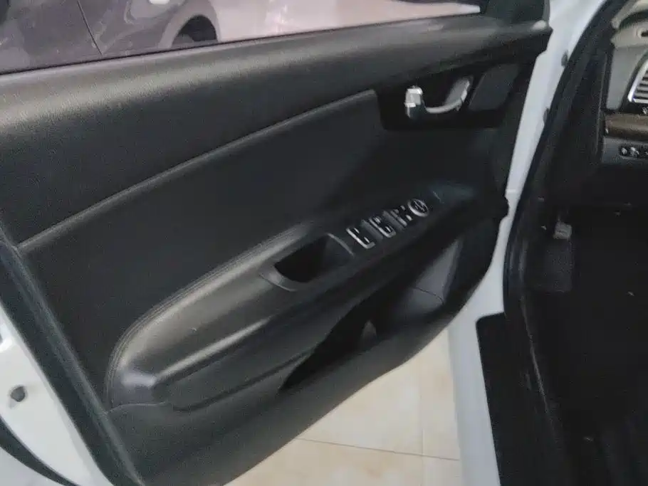 Kia K4 — миниатюра 7