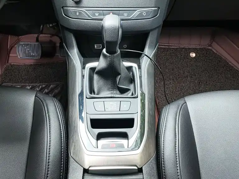 Peugeot 408 — миниатюра 17