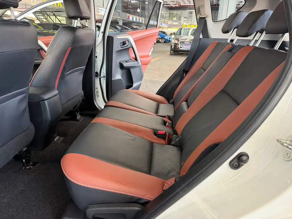 Toyota RAV4 — миниатюра 16