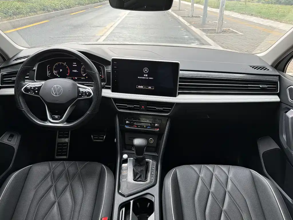 Volkswagen Tiguan L — миниатюра 13