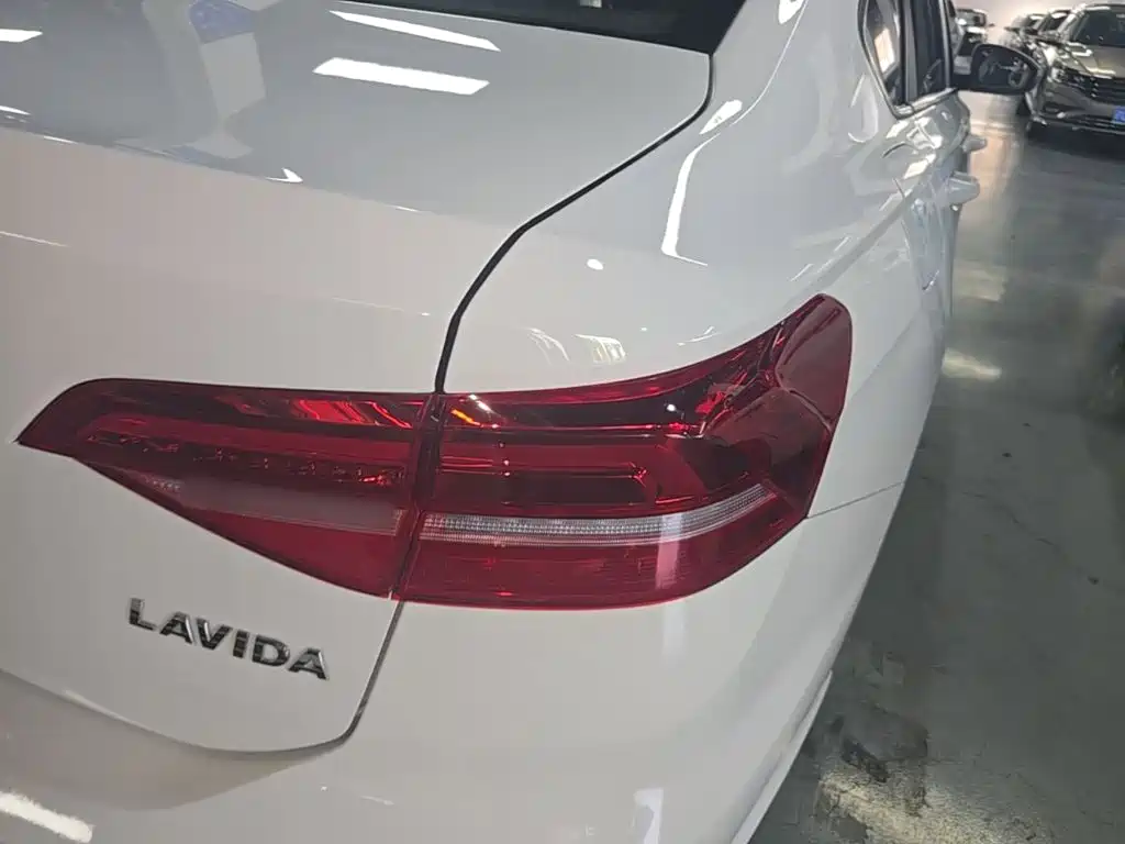 Volkswagen Lavida — миниатюра 8