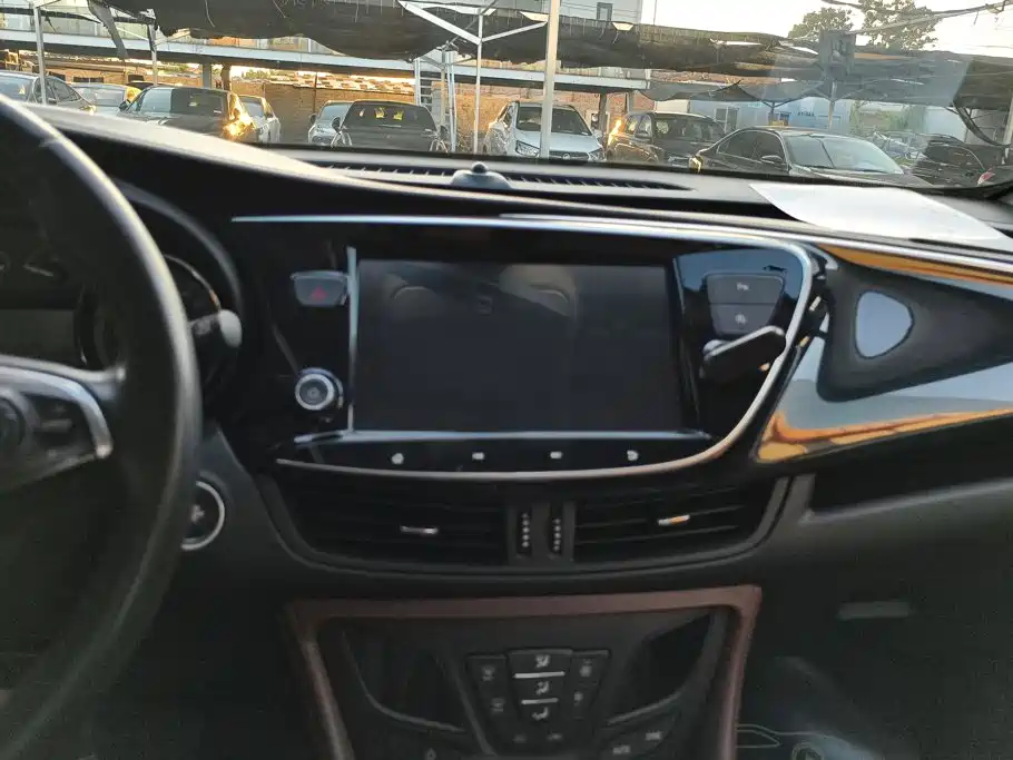Buick Envision Plus — миниатюра 13