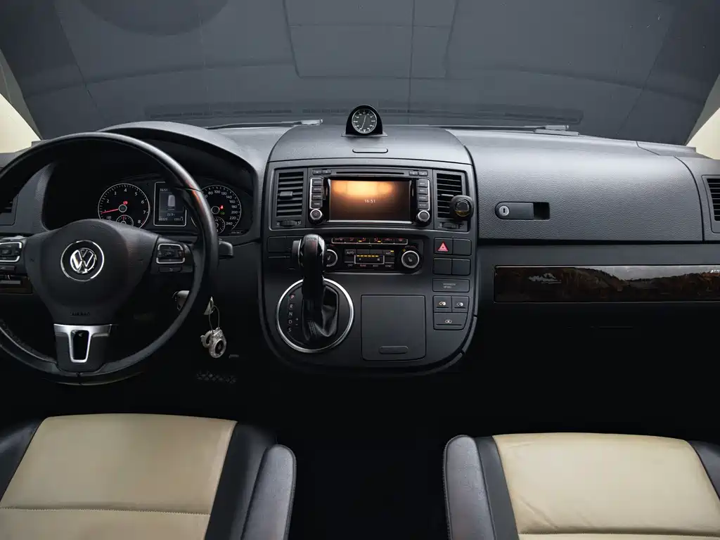 Volkswagen Multivan — миниатюра 18