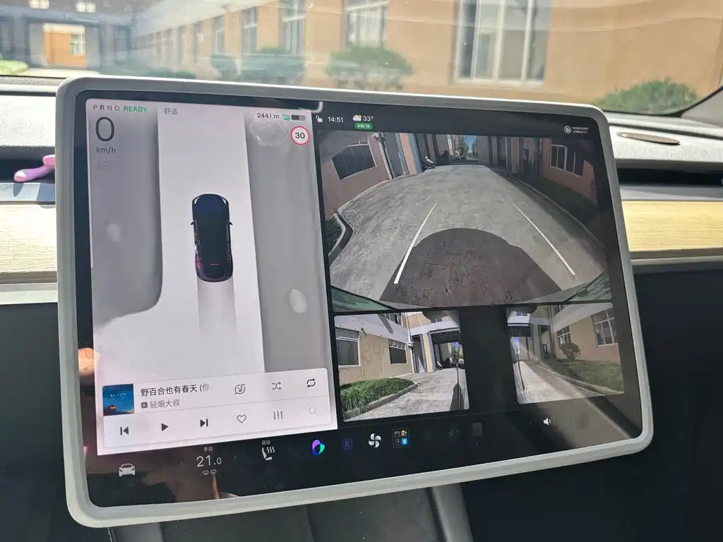 Tesla Model Y — миниатюра 4