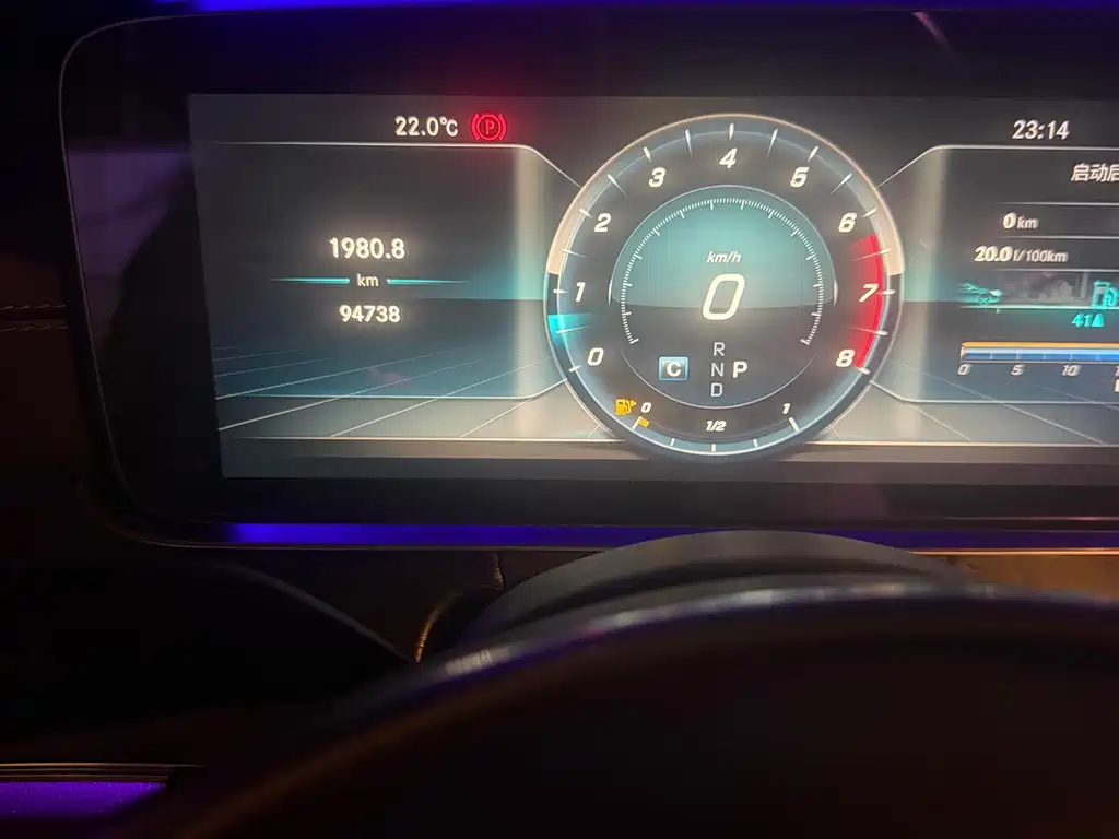 Mercedes-Benz E-Class — миниатюра 17