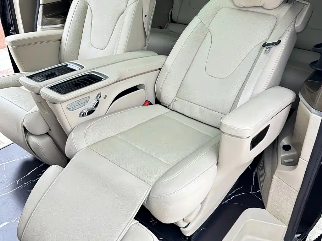 Mercedes-Benz V-Class — миниатюра 25