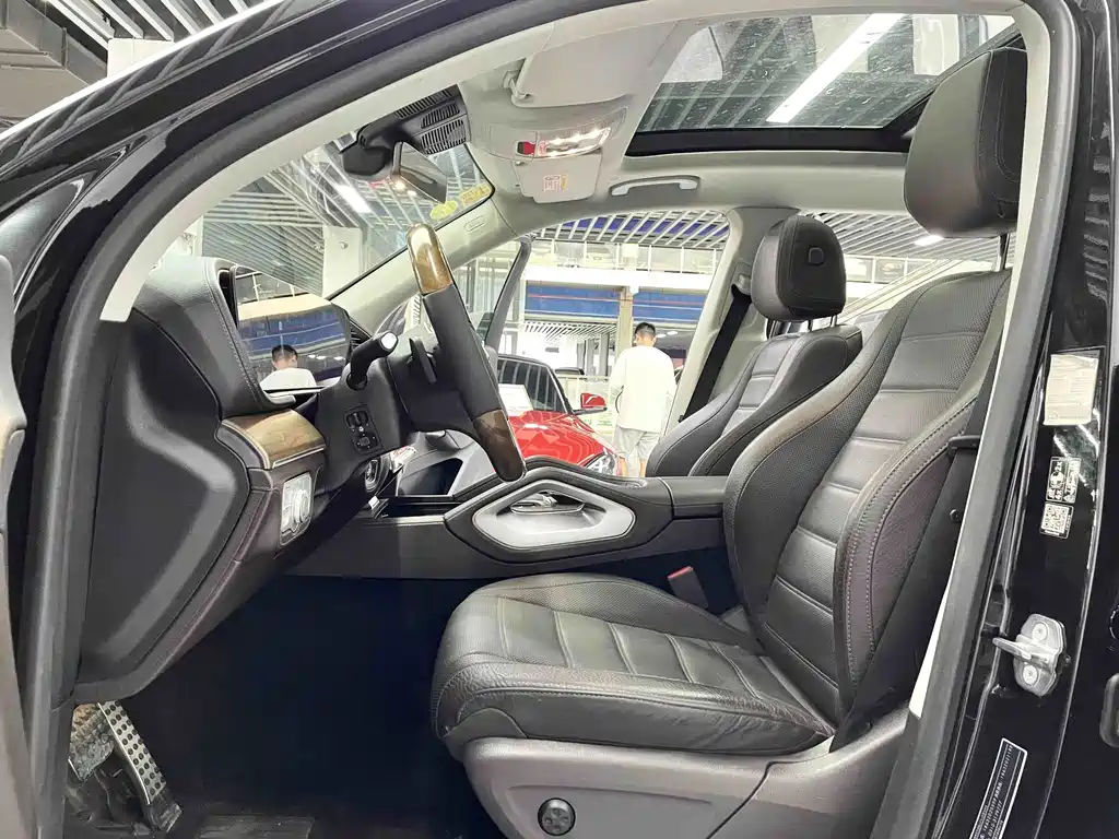 Mercedes-Benz GLS — миниатюра 4