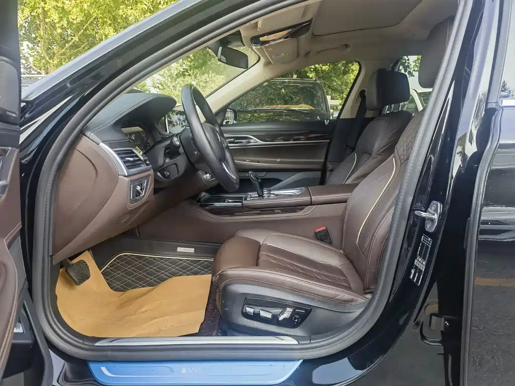 BMW 7 SERIES