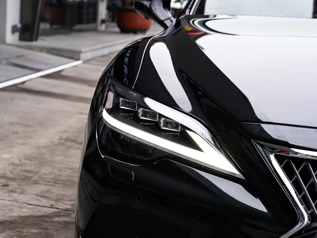 Lexus LS — миниатюра 6