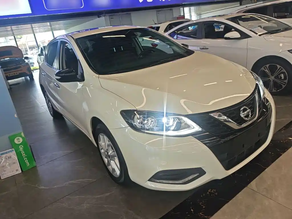 Nissan Tiida — миниатюра 4