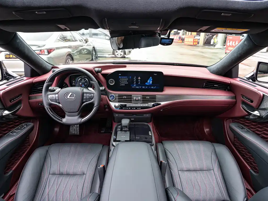 Lexus LS — миниатюра 13