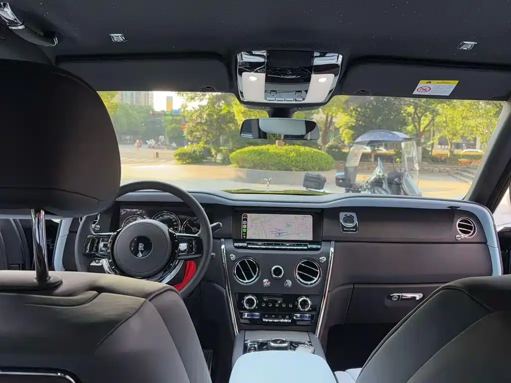 Rolls-Royce Cullinan 2018 мест