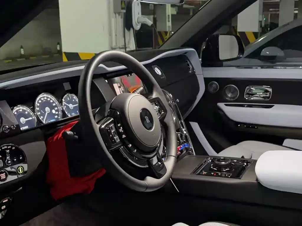 Rolls-Royce Cullinan 2018 мест