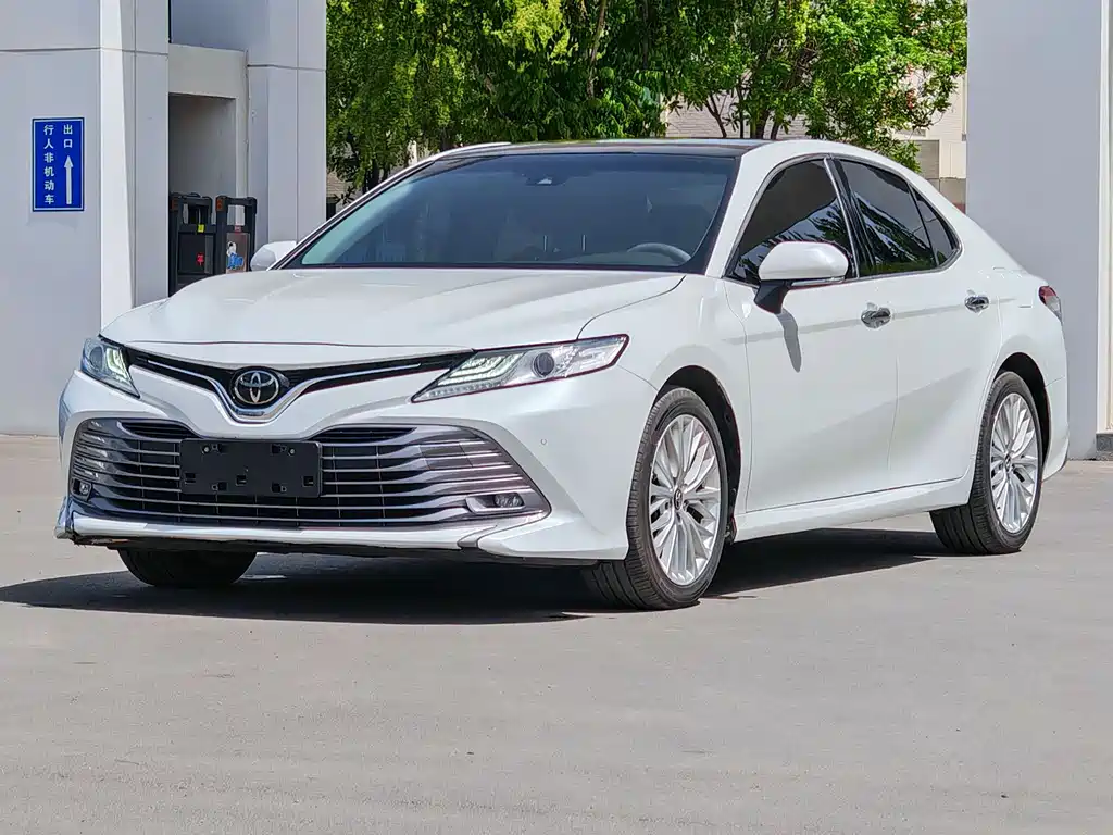Купить Toyota Camry
