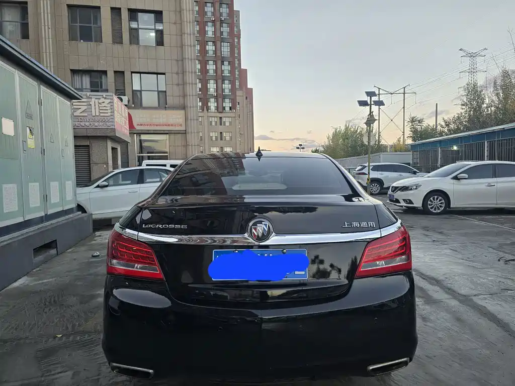 Buick LaCrosse — миниатюра 3