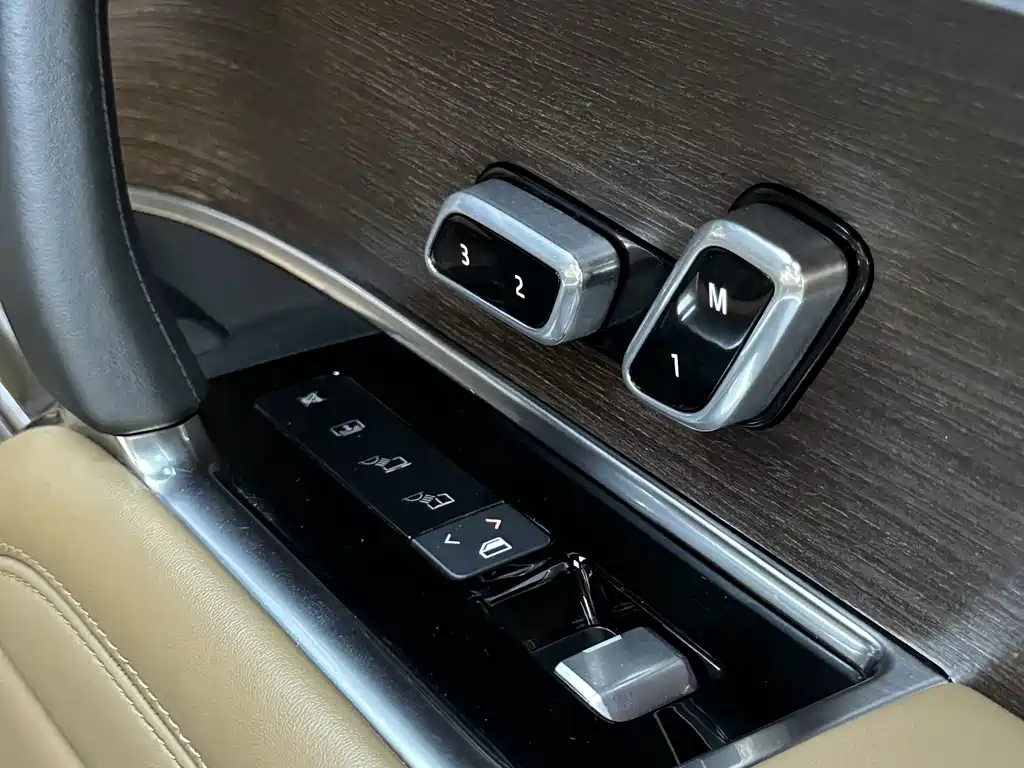Land Rover Range Rover — миниатюра 19