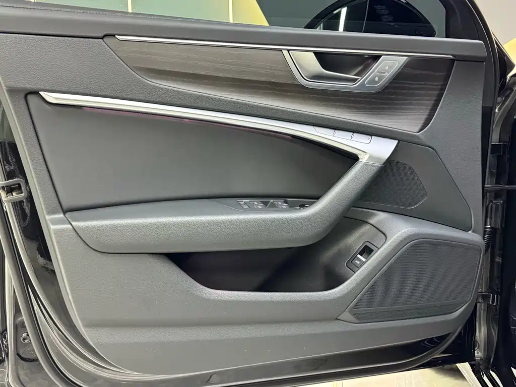Audi A6L — миниатюра 13