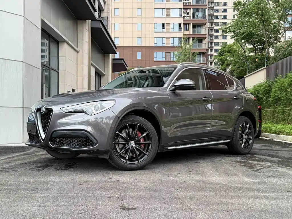 Купить Alfa Romeo Stelvio
