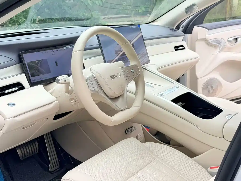 BYD Seal 08 — миниатюра 2