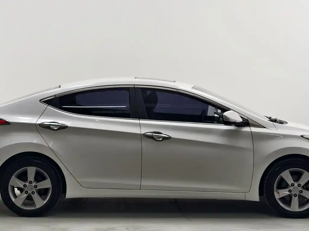Hyundai Elantra Langdong — миниатюра 8