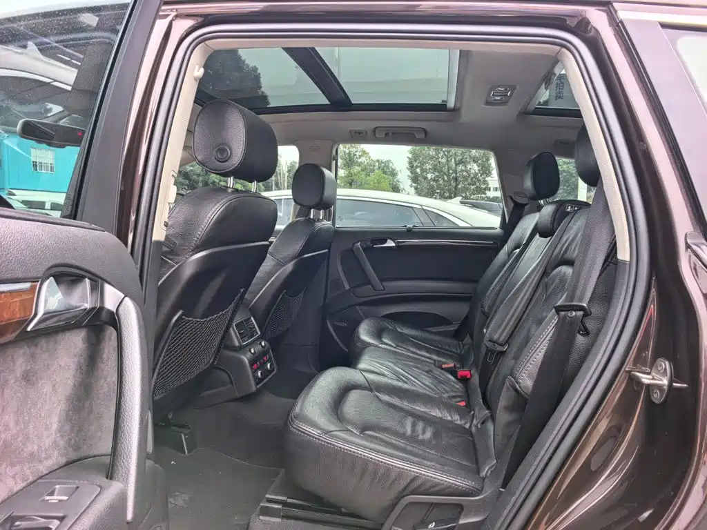 Audi Q7 — миниатюра 11