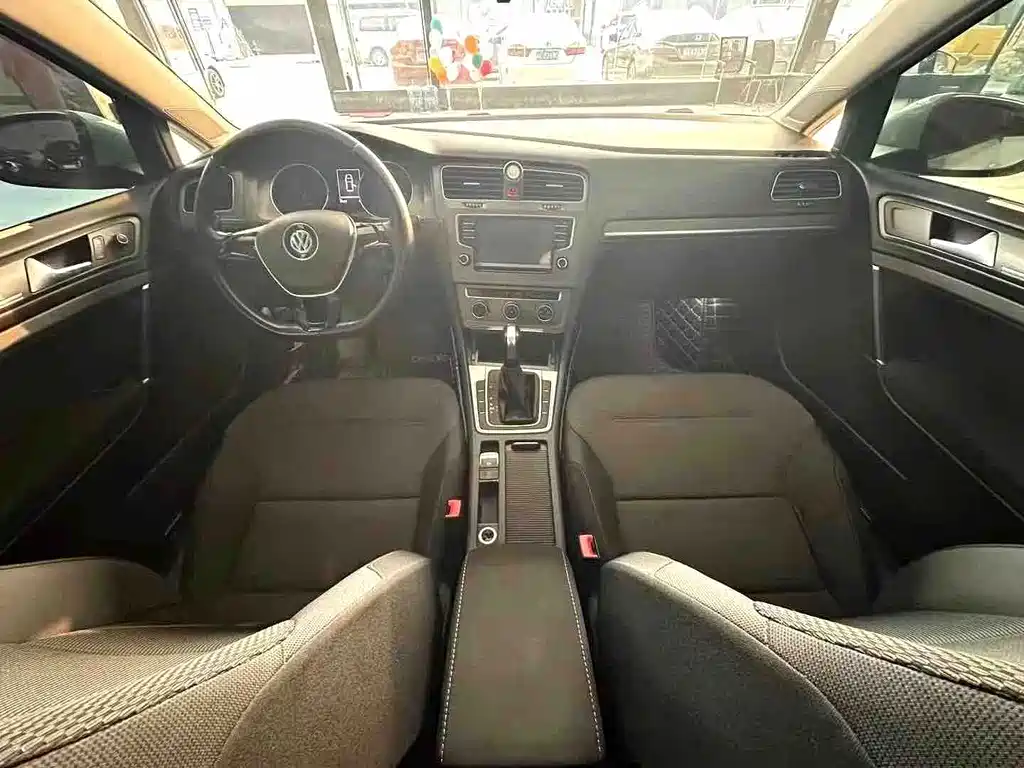 Volkswagen Golf — миниатюра 8