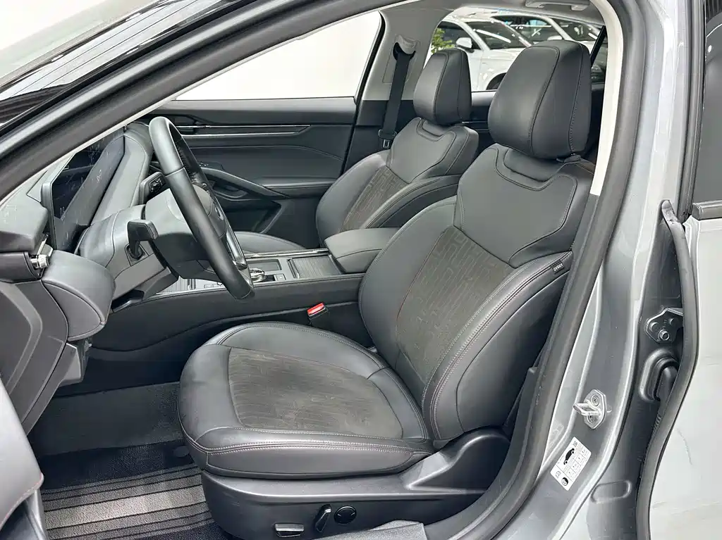 Ford Mondeo — миниатюра 8