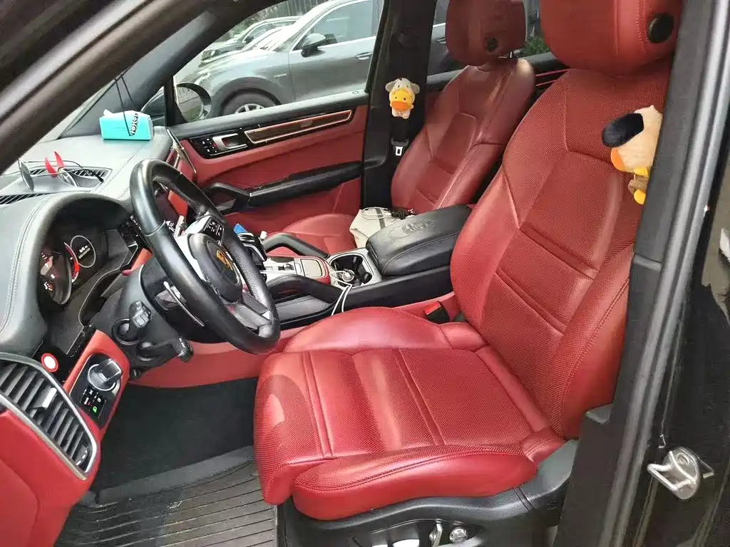 Porsche Cayenne — миниатюра 5