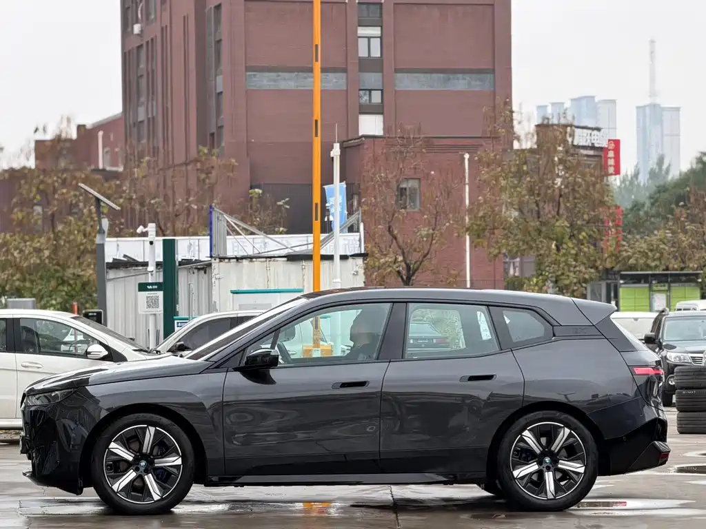 BMW iX — миниатюра 4