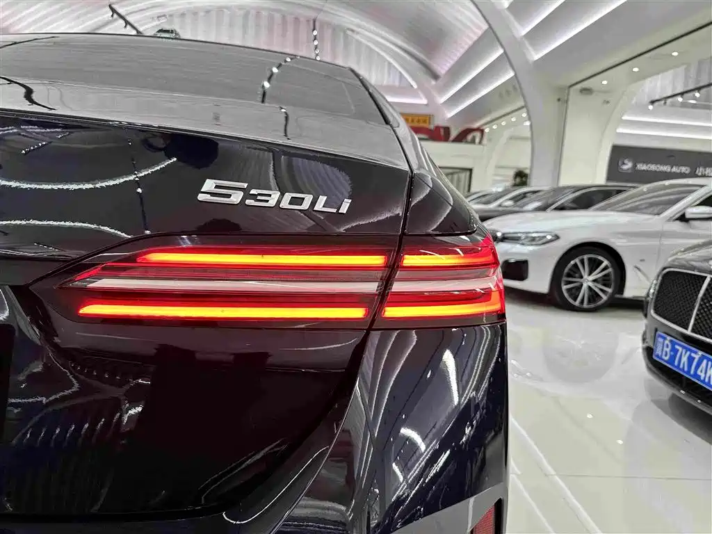 BMW 5 Series — миниатюра 38