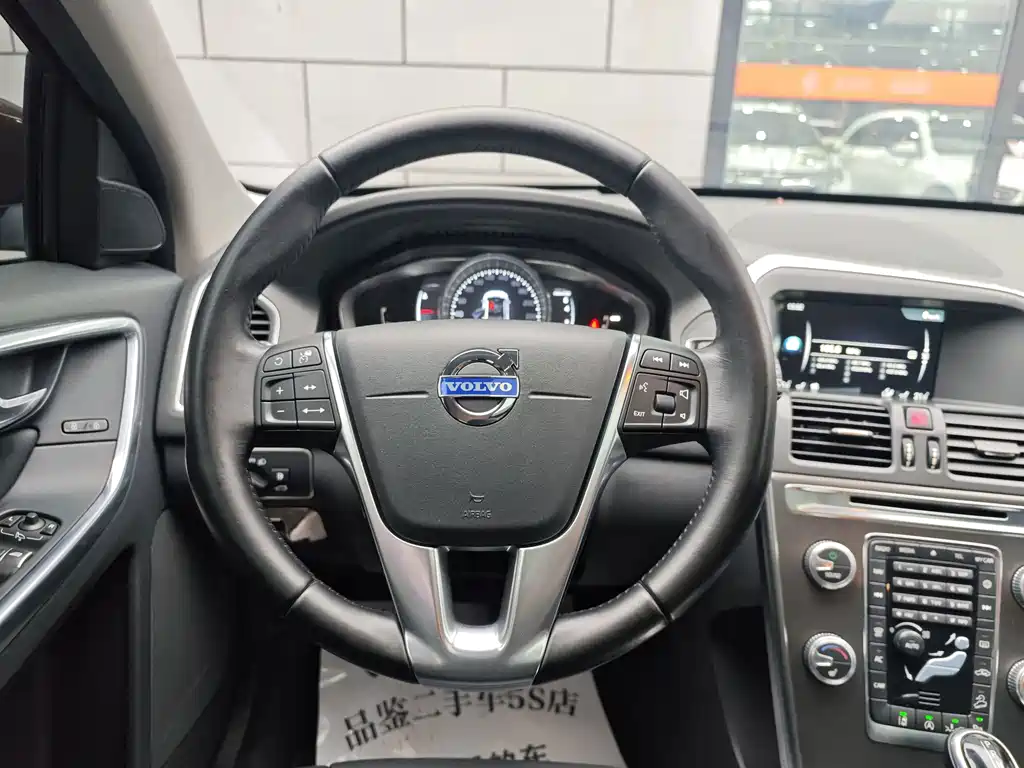 Volvo XC60 — миниатюра 8