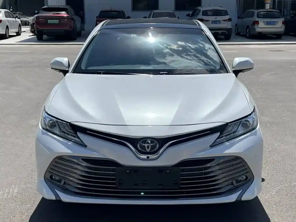 Toyota Camry — миниатюра 3