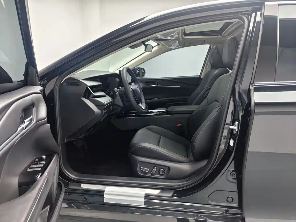 Toyota Camry — миниатюра 15