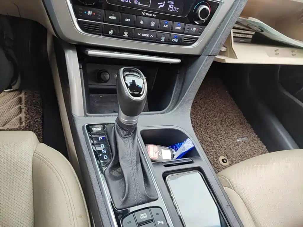 Hyundai Sonata — миниатюра 7