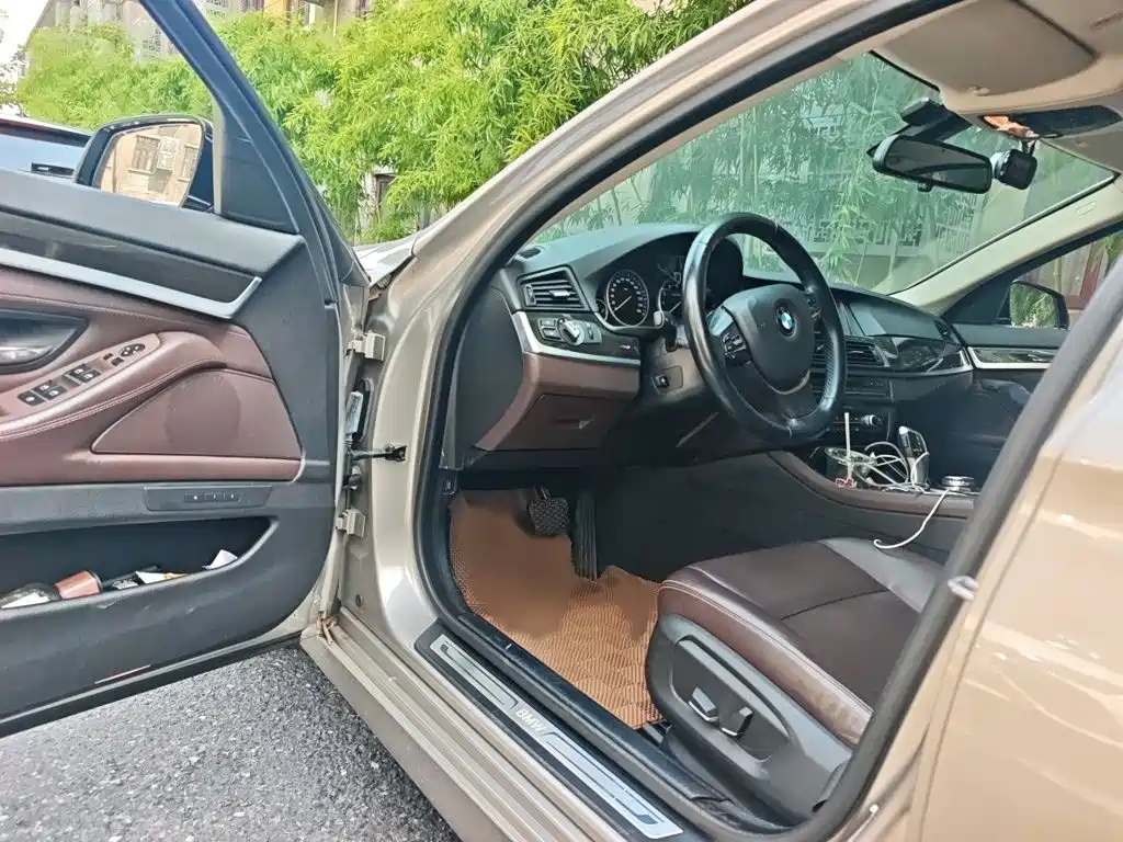 BMW 5 Series — миниатюра 14
