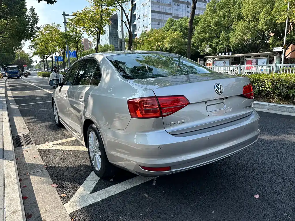 Volkswagen Sagitar — миниатюра 4