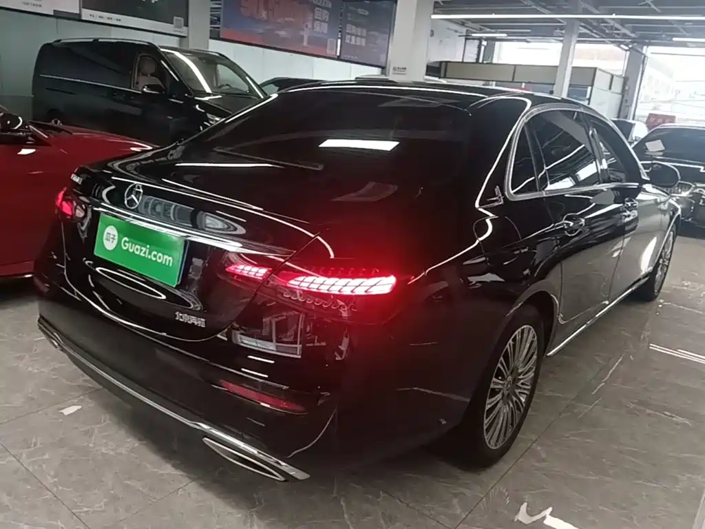 Mercedes-Benz E-Class — миниатюра 7